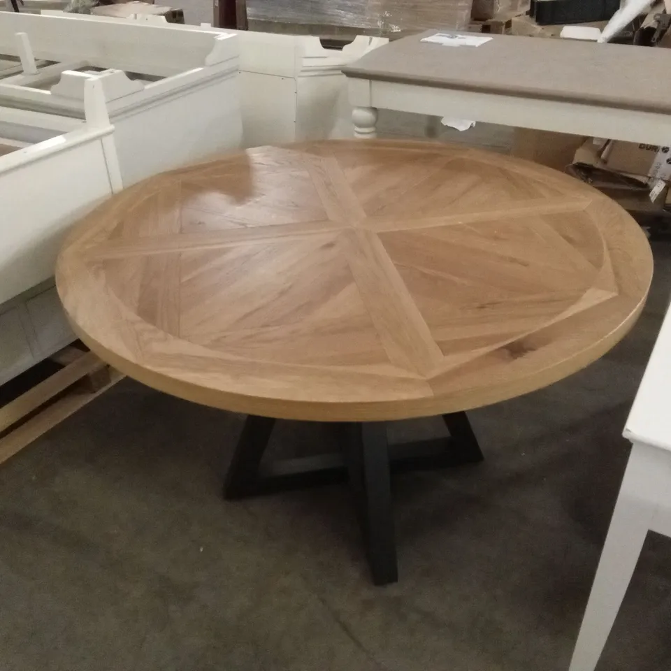 QUALITY DESIGNER INDUS RUSTIC OAK CIRCULAR DINING TABLE