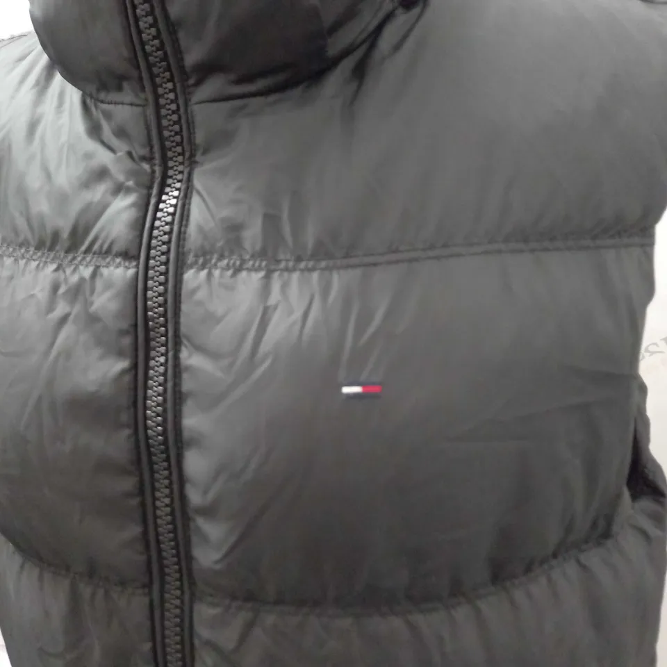 TOMMY HILFIGER BODY WARMER SIZE L