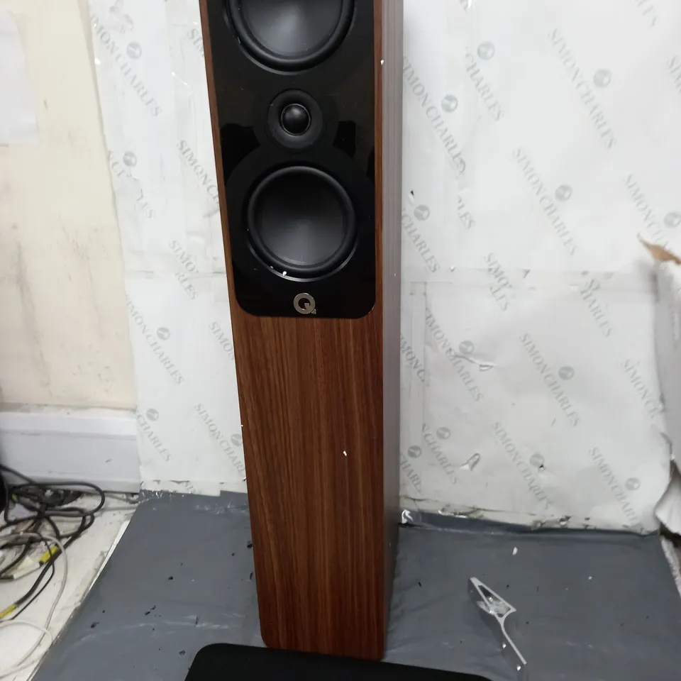 PAIR OF BOXED Q ACOUSTICS Q 5040 COMPACT FLOORSTANDING SPEAKER DARK SPRUCE