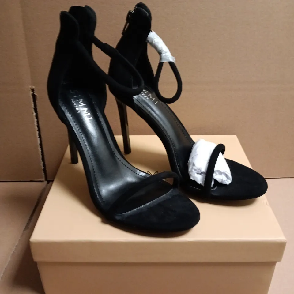 BOXED PAIR OF SIMMI LONDON AMARI BLACK SUEDE HIGH HEELS – UK 5