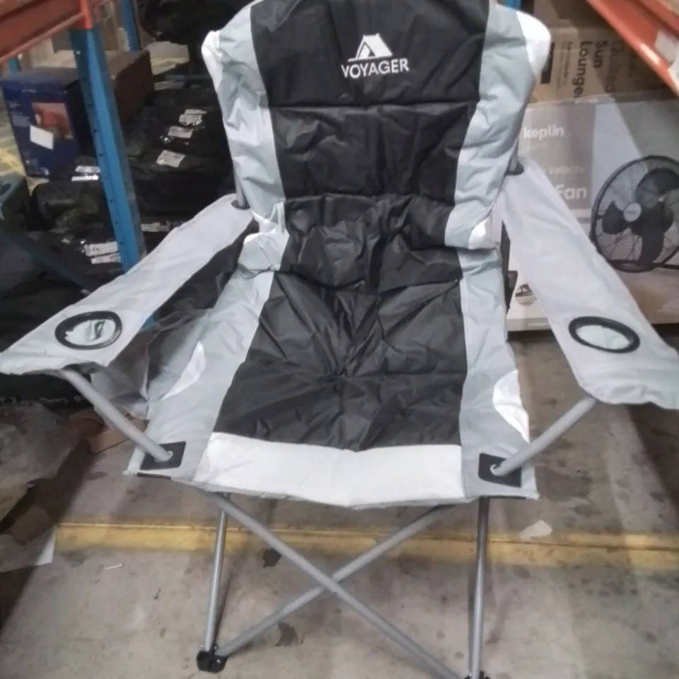 BAGGED VOYAGER CAMPING CHAIR BLACK AND GREY