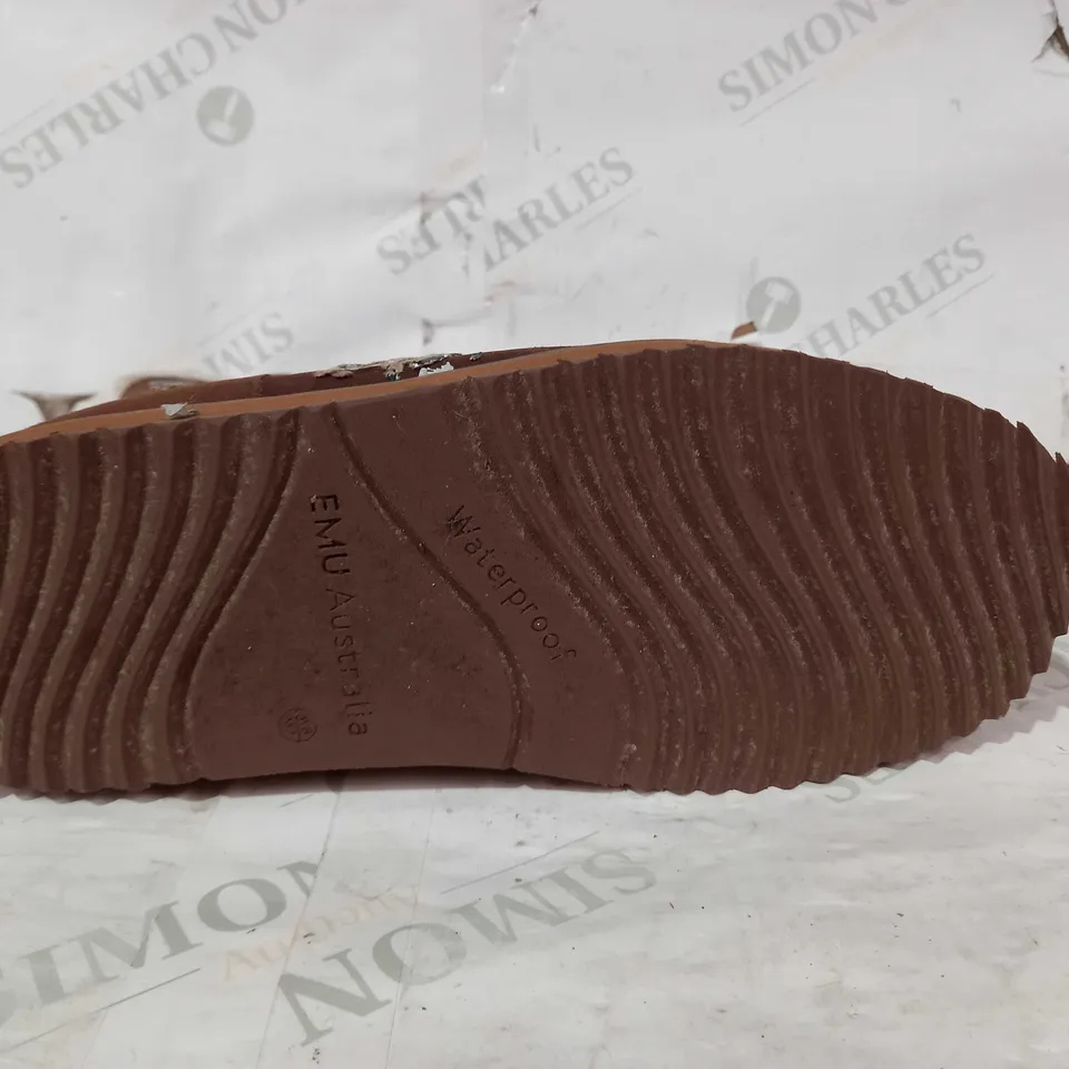 Emu Electra Waterproof Suede Boot IN BROWN SIZE W8/M7