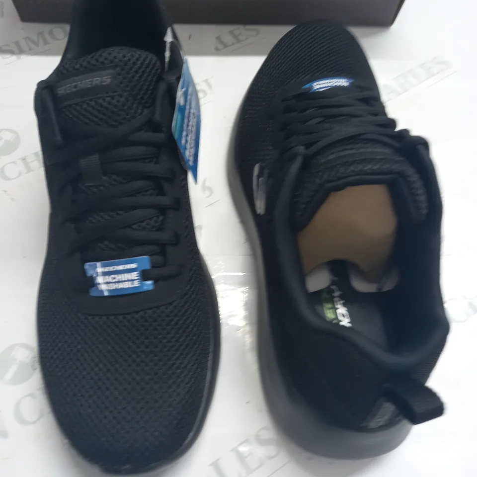 BOXED PAIR OF SKECHERS DYNAMIGHT 2 TRAINERS IN BLACK - 8