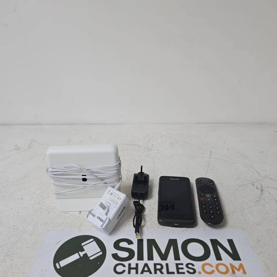 APPROXIMATELY 20 ASSORTED ELECTRICAL PRODUCTS TO INCLUDE PLUGS, WFI HUB AND A HONEYWELL SCANNER
