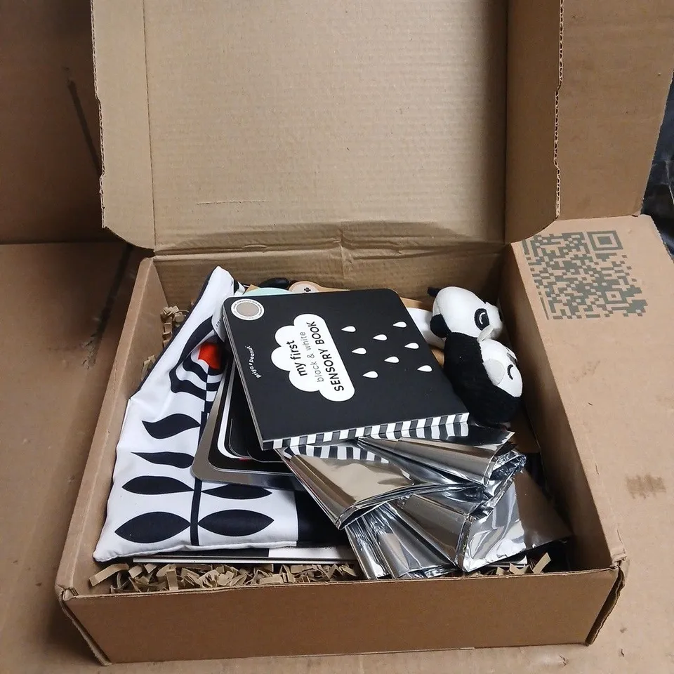 PRIYA PEANUT THE NEWBORN SENSORY BOX, BIRTH TO 6+ MONTHS BOXED