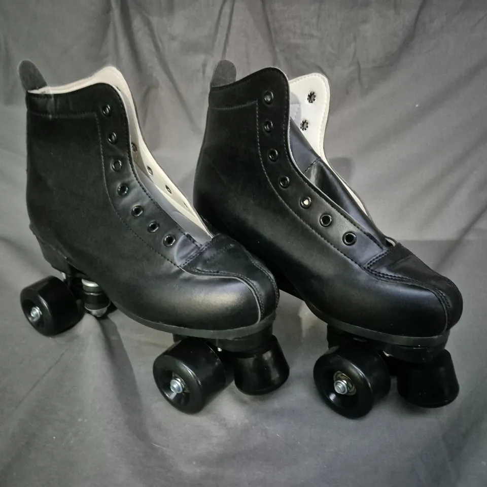 PAIR OF BLACK ROLLER SKATES - 43