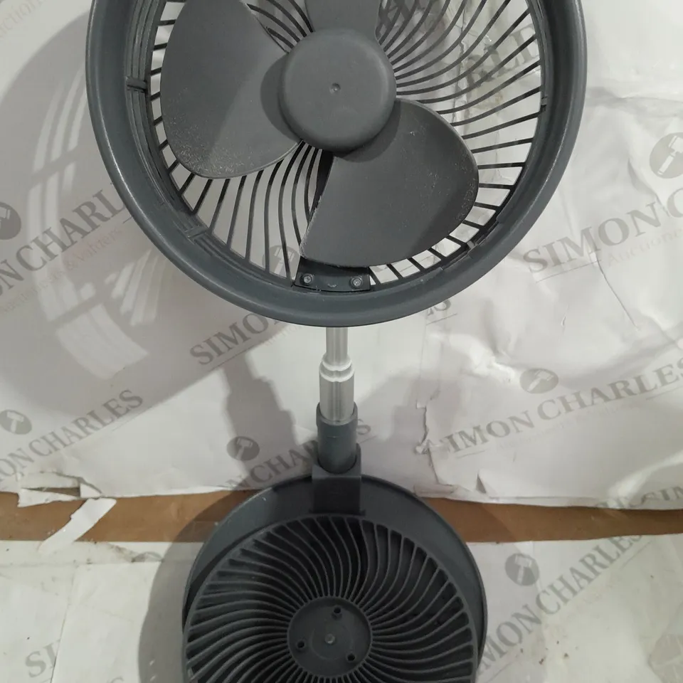 BELL & HOWELL RECHARGEABLE EXTENDABLE DESK & FLOOR FAN IN GREY