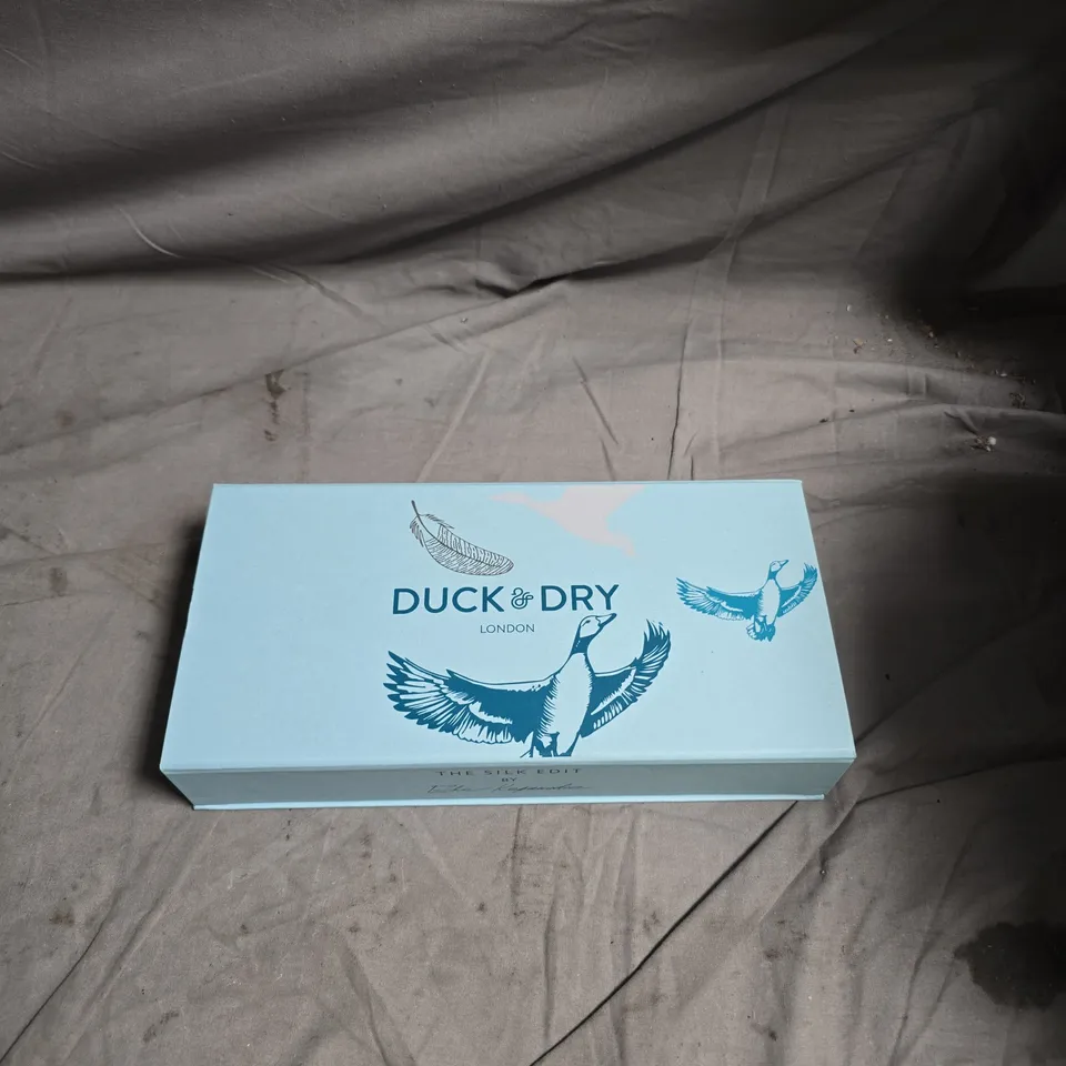 DUCK & DRY LONDON SILK EYE MASK AND SCRUNCHIE 