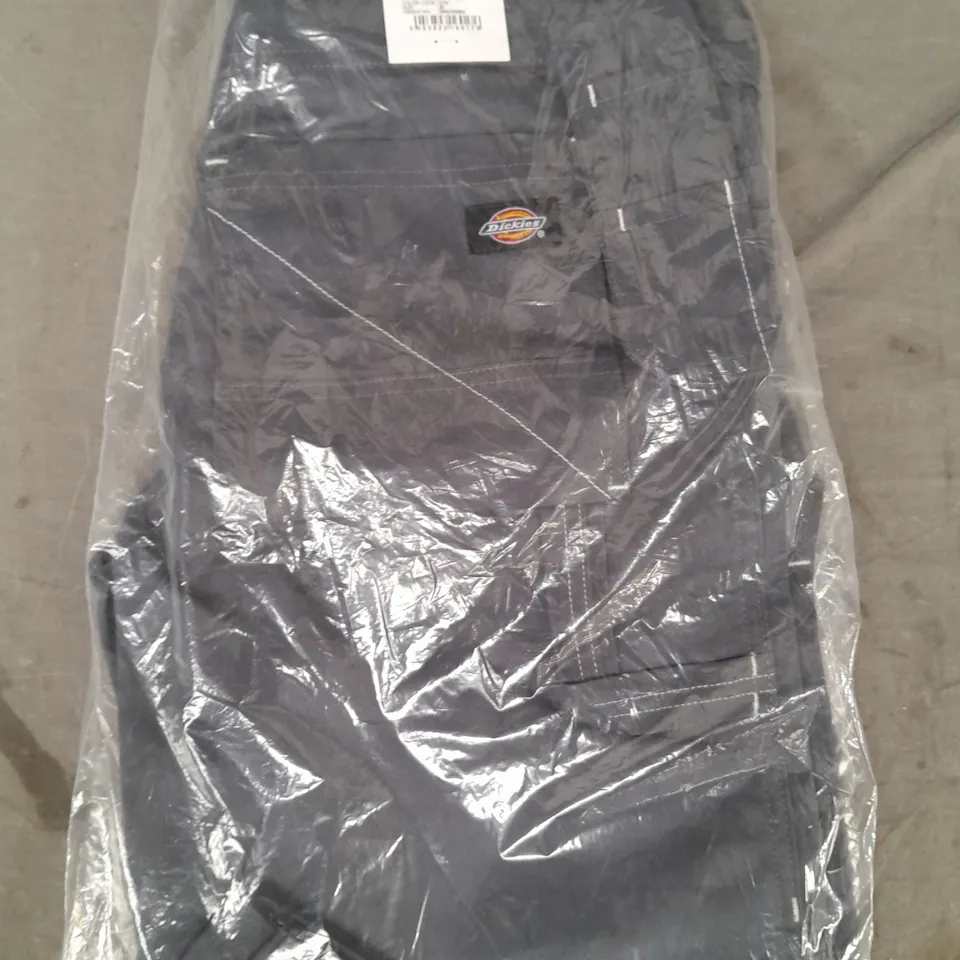 DICKIES REDHAWK PRO SHORTS IN GREY SIZE 30