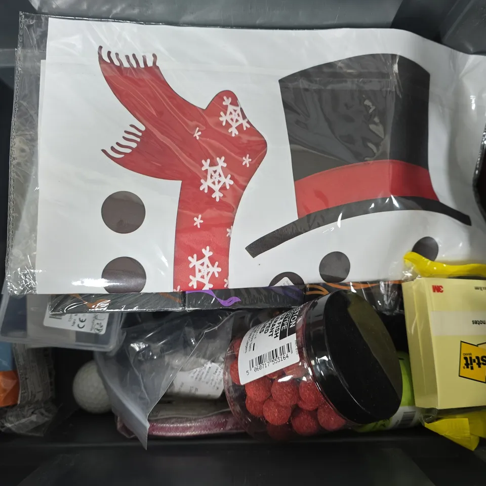 APPROXIMATELY 12 ASSORTED HOUSEHOLD ITEMS TO INCLUDE HAND WARMERS, FUMINO INCENSE CONES, RING BUTTON, ETC