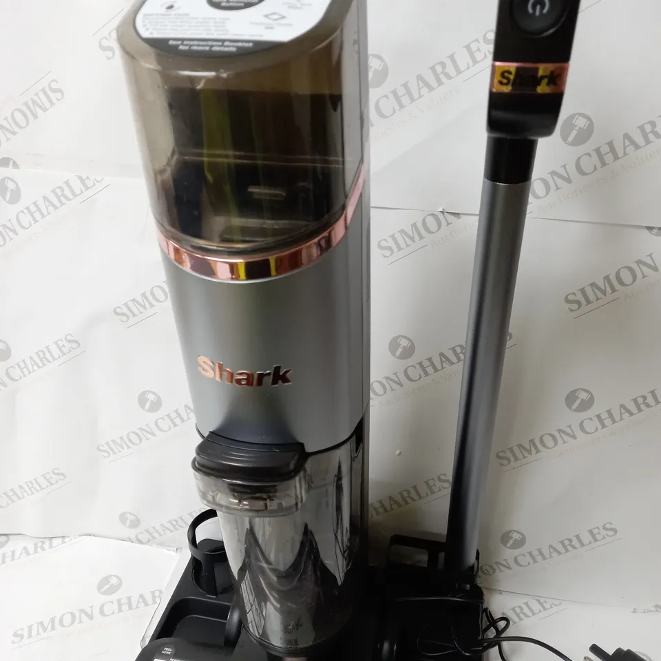 BOXED SHARK HYDROVAC HARD FLOOR WET & DRY CORDLESS CLEANER WD210UK