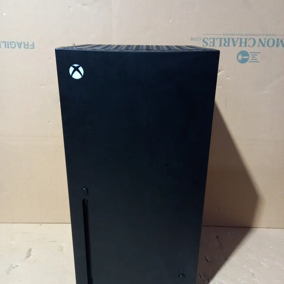 UKONIC XBOX SERIES X REPLICA MINI FRIDGE