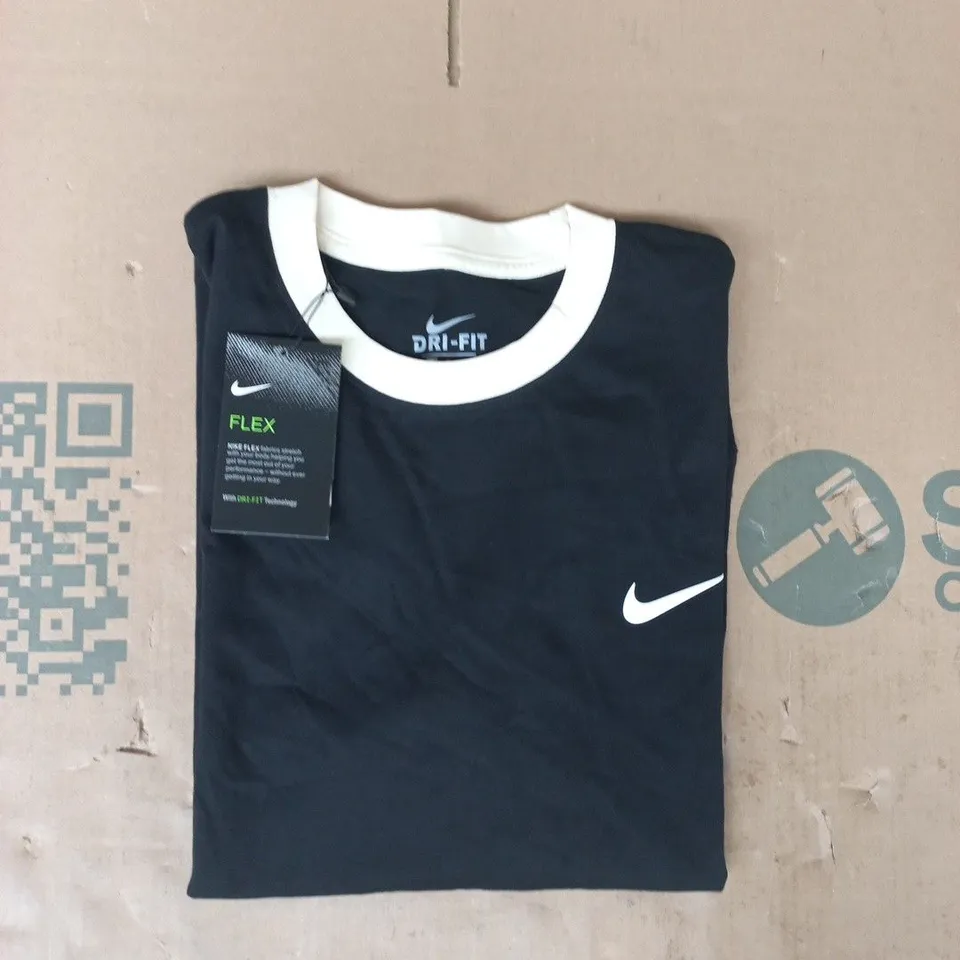 NIKE SHORT SLEEVE CREW NECK T-SHIRT IN BLACK/CREAM SIZE SMALL