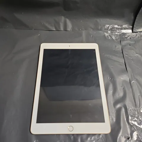 APPLE IPAD 5TH GEN MODEL A1822