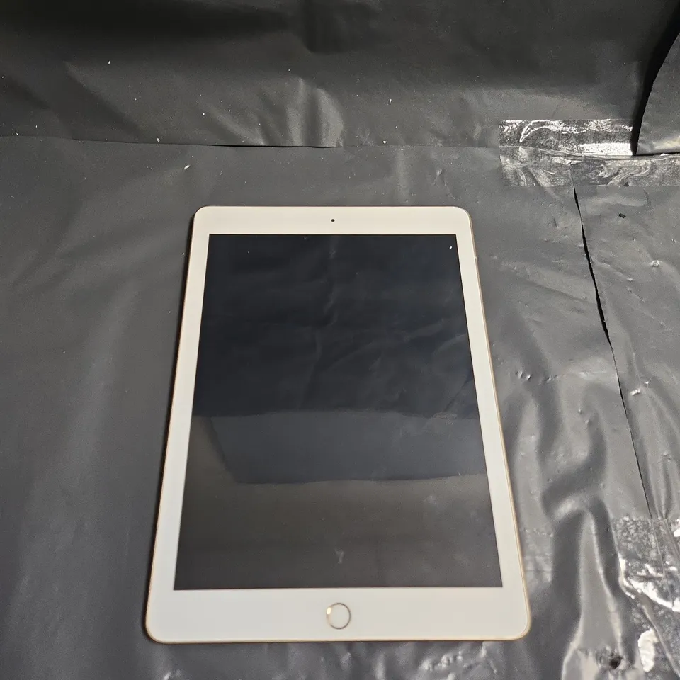 APPLE IPAD 5TH GEN MODEL A1822