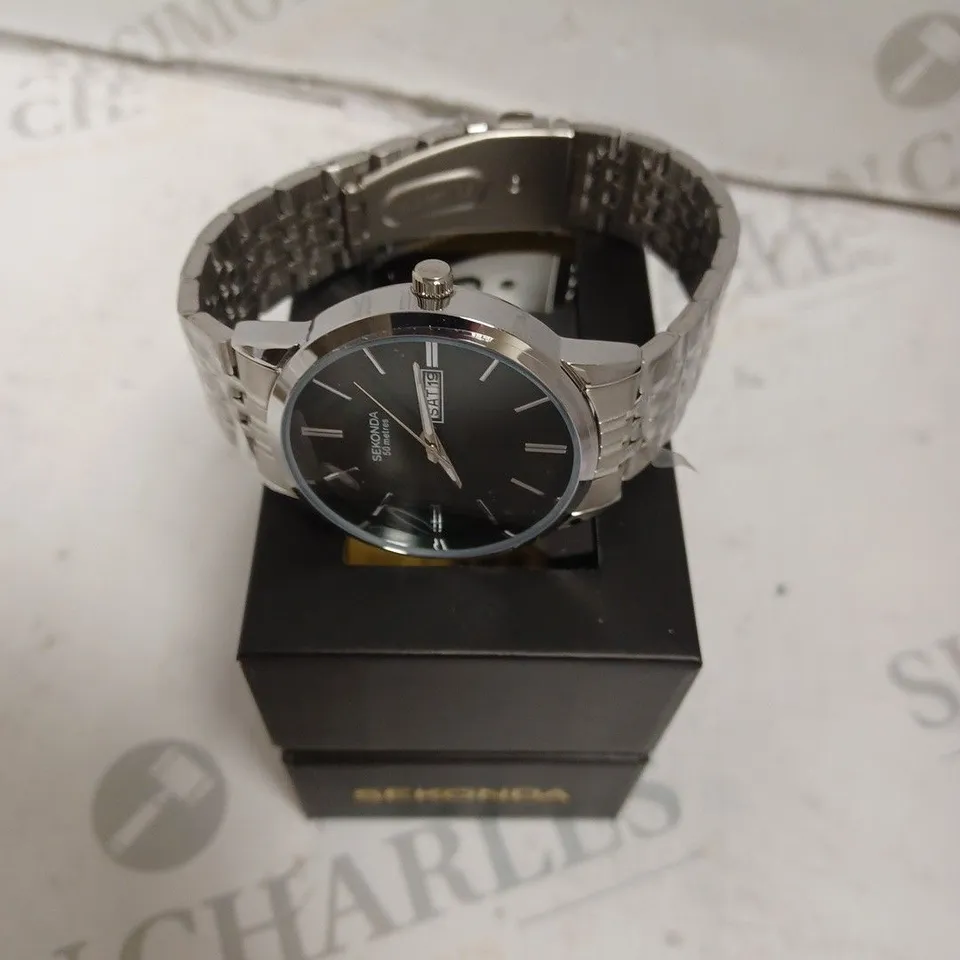 BOXED SEKONDA GENTS GREEN DIAL CLASSIC WATCH WITH STAINLESS STEEL BRACELET - JAPAN MOVEMENT - 5 ATM. 