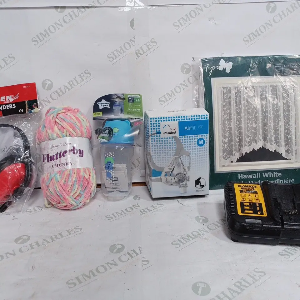BOX OF APPROX 30 ASSORTED ITEMS TO INCLUDE - TOMMEE TIPPEE SOFT SIPPEE - RESMED AIR FIT F20 - NEILSEN EAR DEFENDERS ECT 