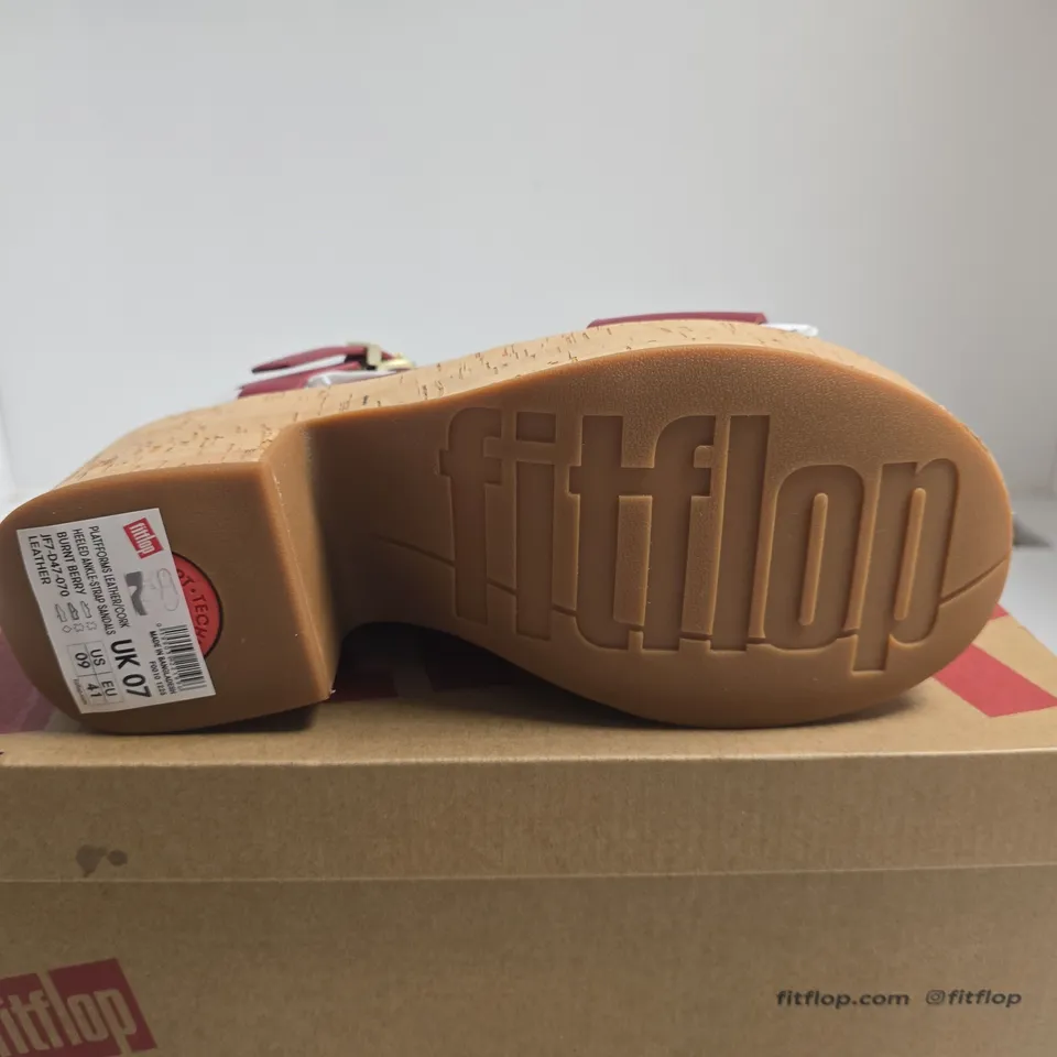 BOXED PAIR OF FITFLOP PLATFORM LEATHER/CORK HEELED ANKLE-STRAP SANDALS – BURNT BERRY, UK 7