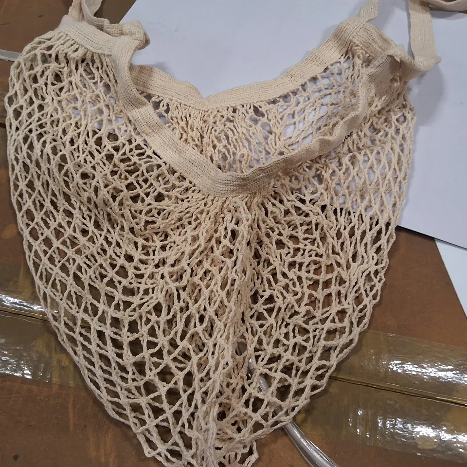 PALLET CONTAINING APPROXIMATELY 2000 ORGANIC COTTON STRING BAGS WITH LONG HANDLE