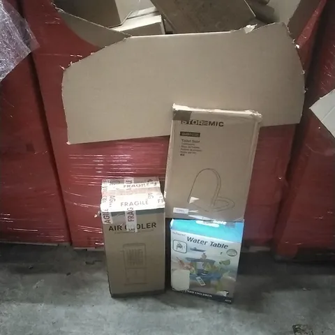 A PALLET CONTAINING ASSORTED HOUSEHOLD GOODS AND PRODUCTS TO INCLUDE; KIDS TOY WATER TABLE, AIR COOLER, TOILET SEAT,BOXED FURNITURE ETC