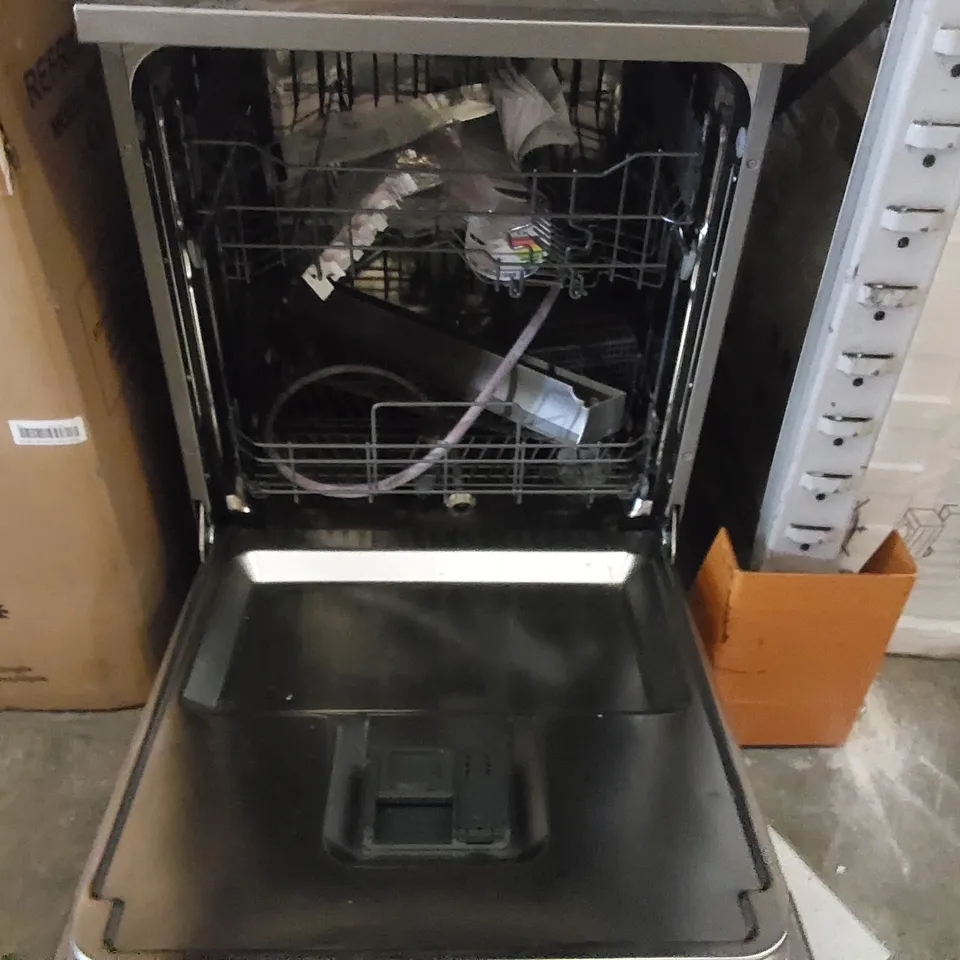BOXED HISENSE HS6223E90XUK SLIMLINE 10 FREESTANDING DISHWASHER - SILVER
