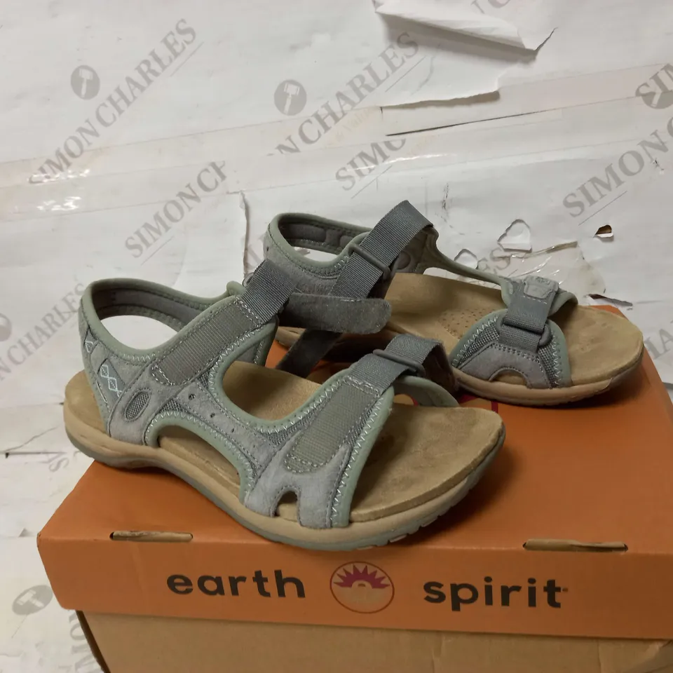 EARTH SPIRIT FRISCO DOUBLE STRAP CASUAL SANDAL - UK SIZE 5, GREY 