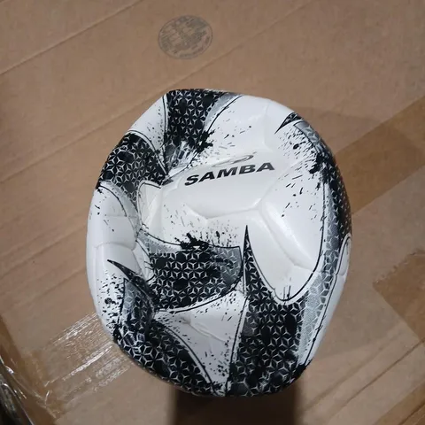 APPROXIMATELY 24 SAMBA INFINITI TRAINING BALLS SIZE 3