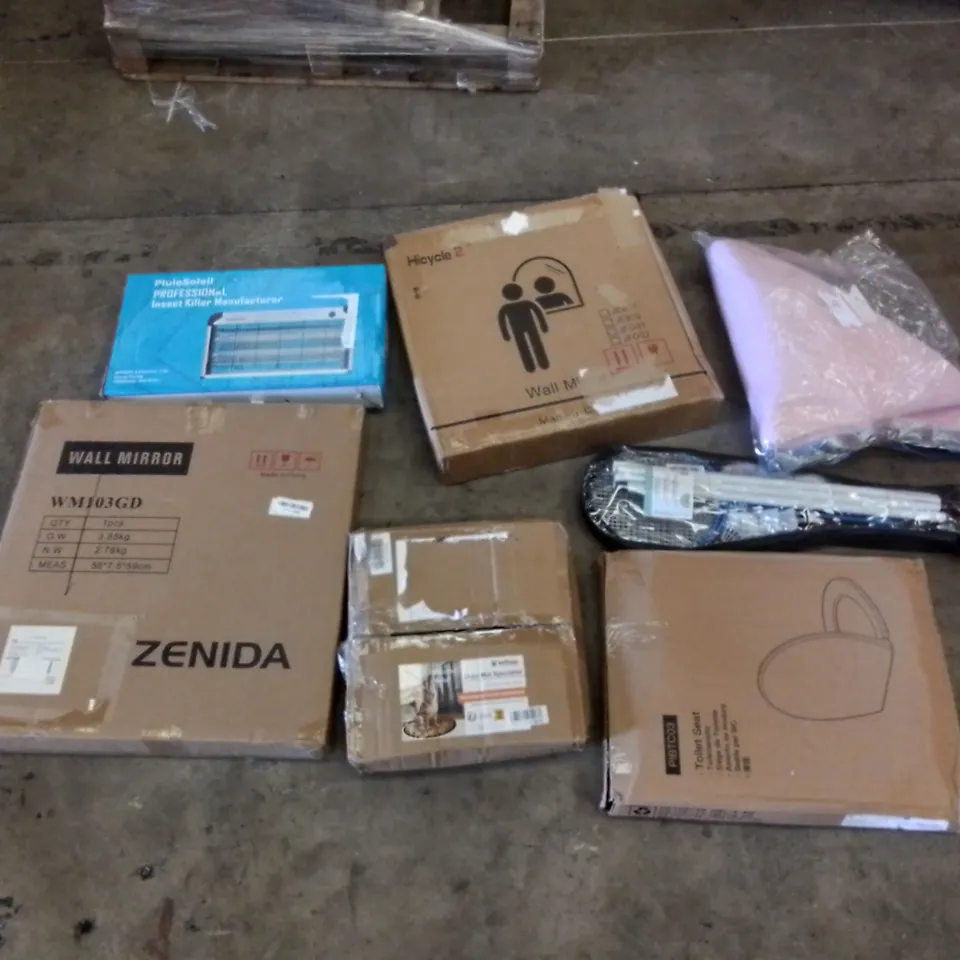 PALLET CONTAINING ASSORTED HOUSEHOLD & HOME IMPROVEMENT PRODUCTS. INCLUDES WALL MIRRORS, DOOR MAT, INSECT KILLER UNIT, TOILET SEAT, BADMINTON SET ETC