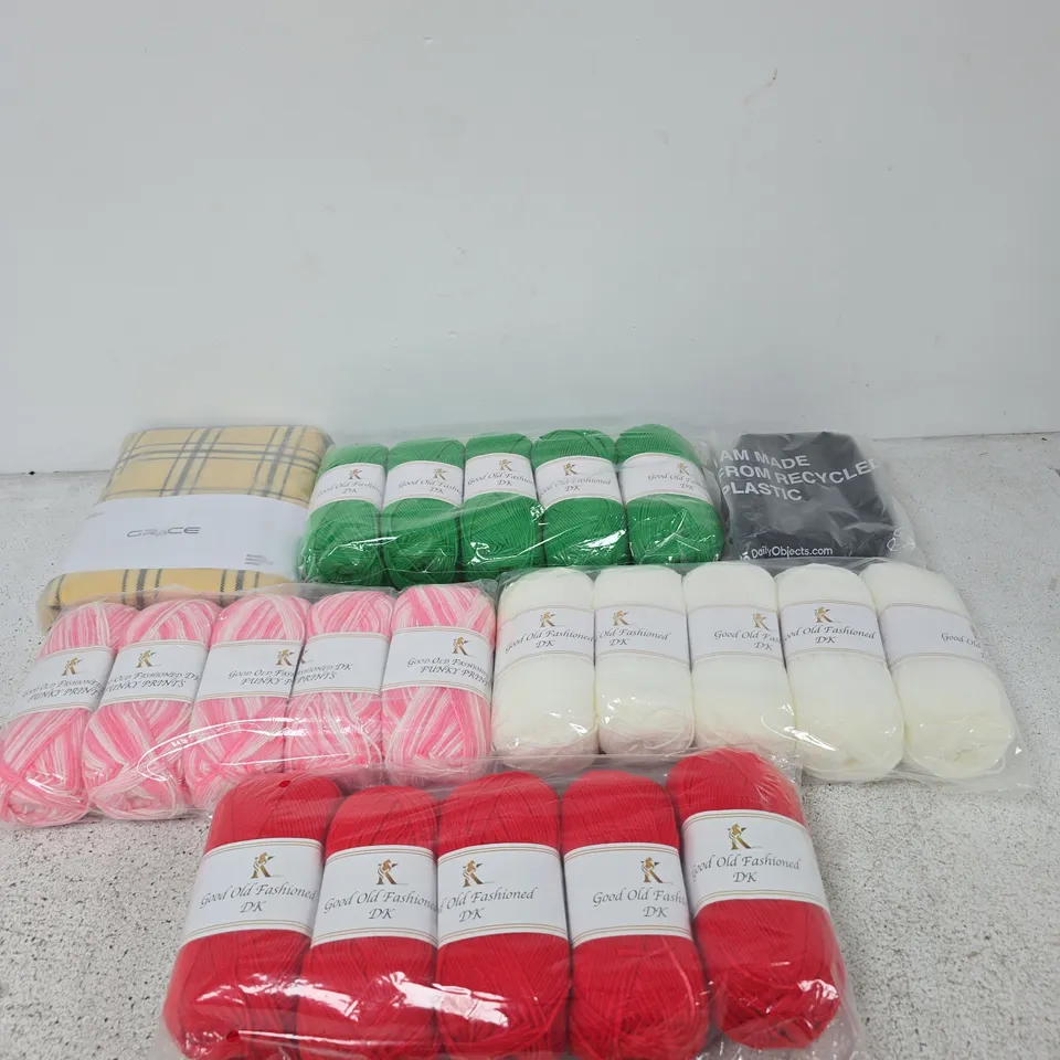 APPROXIMATELY 25 ASSORTED ITEMS INCLUDING KNITTING WOOL, GRACE DUVET COVER SET AND A SECTONA BAG