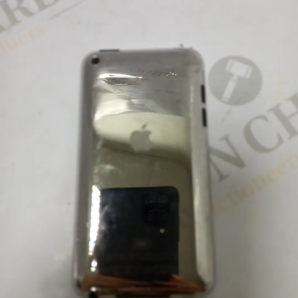 IPOD TOUCH 4TH GEN