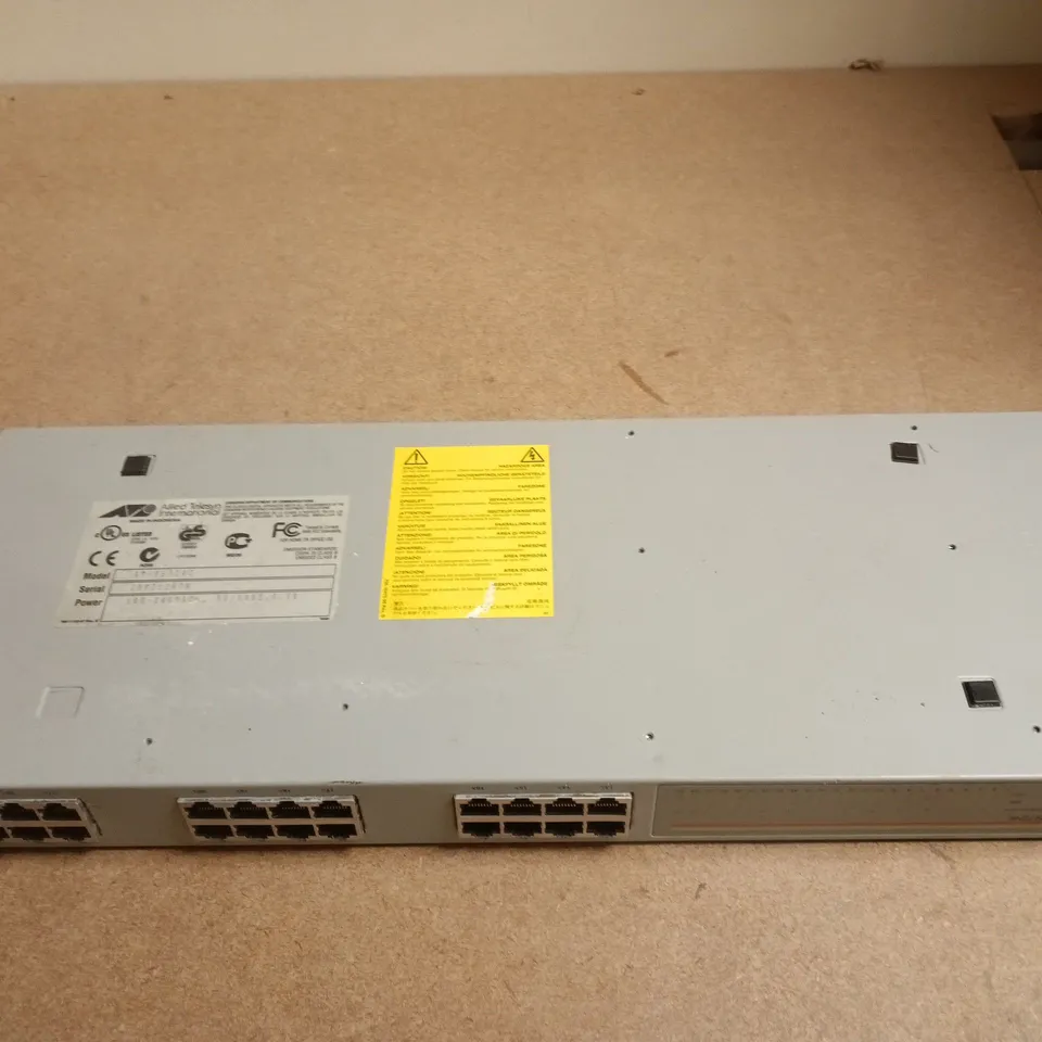 ALLIED TELESYN AT-FS724I 10/100 24 PORT FAST ETHERNET SWITCH