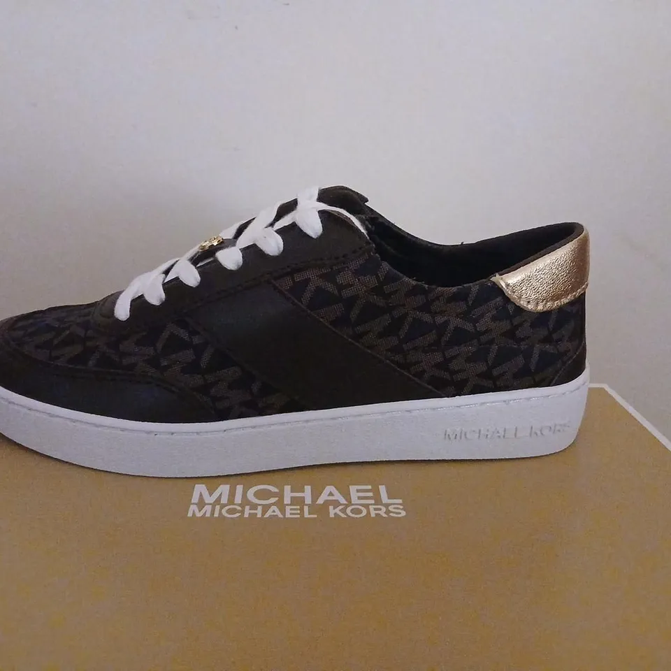 MICHAEL KORS KAYCEE LACE-UP LEATHER SNEAKERS – UK 4.5 (US 6.5), BROWN