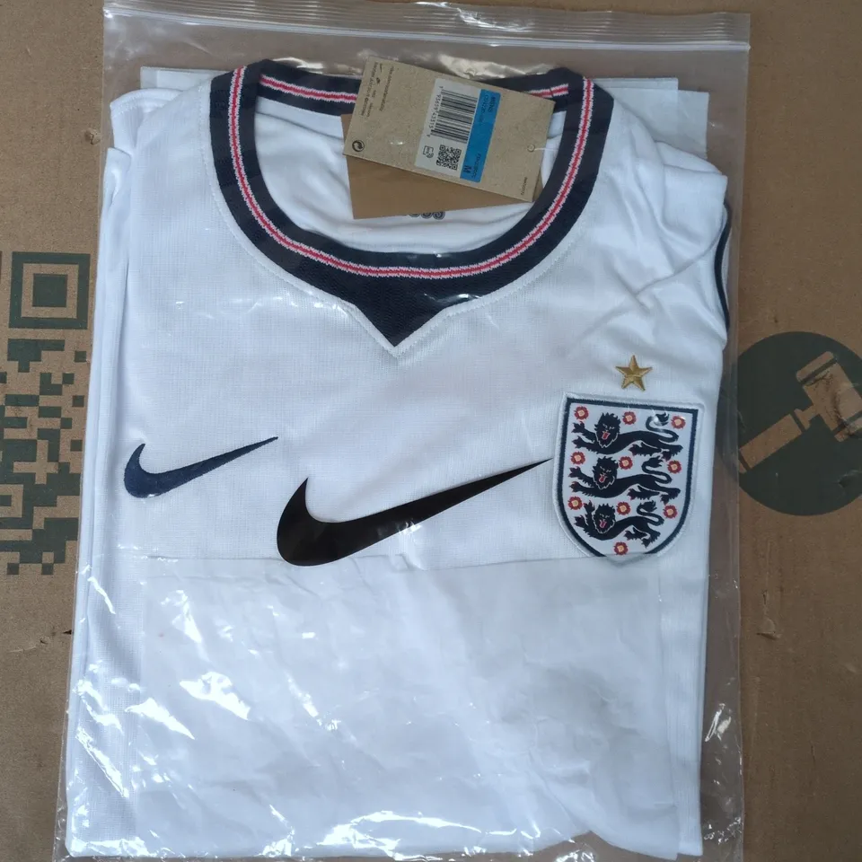 BAGGED NIKE ENGLAND FOOTBALL JERSEY IN WHITE SIZE MEDIUM
