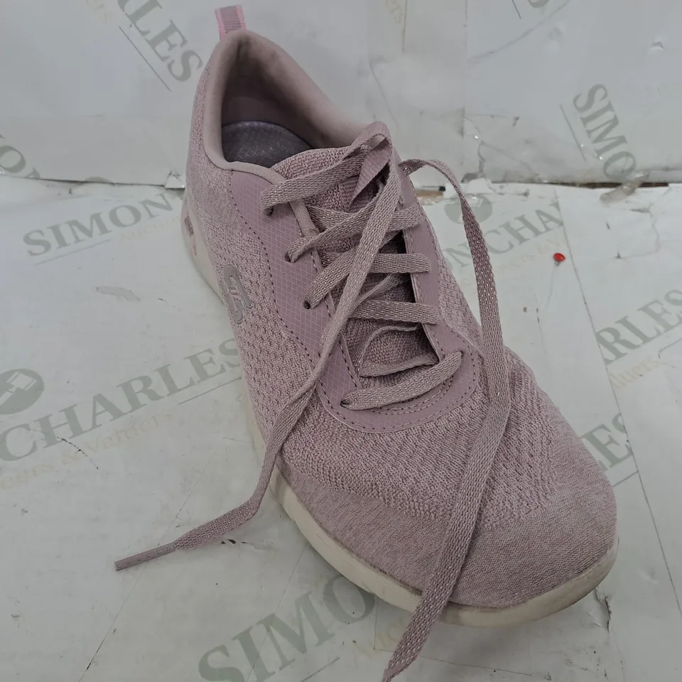 SKETCHERS ARCHFIT TRAINER SIZE 5.5