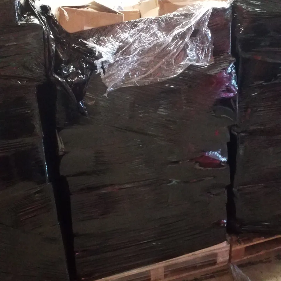 PALLET CONTAINING LARGE QUANTITY OF ASSORTED GREETINGS CARDS