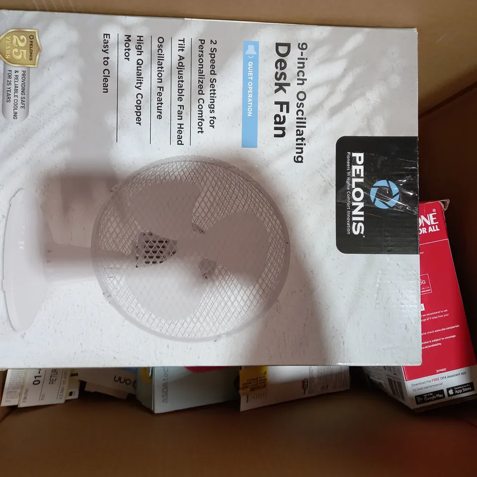 LOT OF APPROXIMATELY 20 ASSORTED HOUSEHOLD ITEMS TO INCLUDE ASDA TECH WIRED HEADPHONES, ASDA TECH WIRELESS MOUSE, BLACKWEB MINRO USB TO USB-C CABLE, ETC