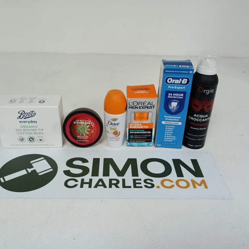 APPROXIMATEY 20 ASSORTED HEALTH AND BEAUTY PRODUCTS TO INCLUDE - DOVE ROLL ON DEODORANT - THE BODY SHOP STRAWBERRY BODY BUTTER AND ORAL-B PRO EXPERT TOOTHPASTE