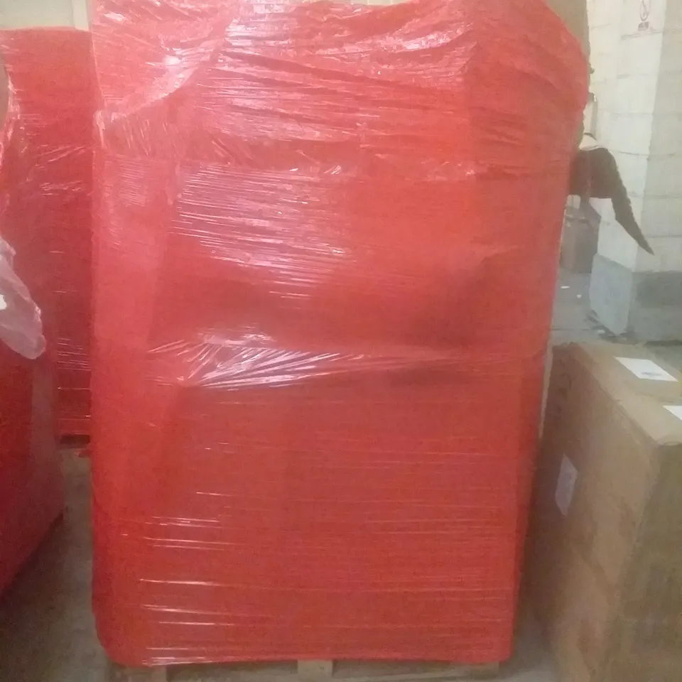 PALLET OF ASSORTED ITEMS INCLUDING INFRARED LIGHT, TOILET SEAT, ELECTRIC FIREPLACE