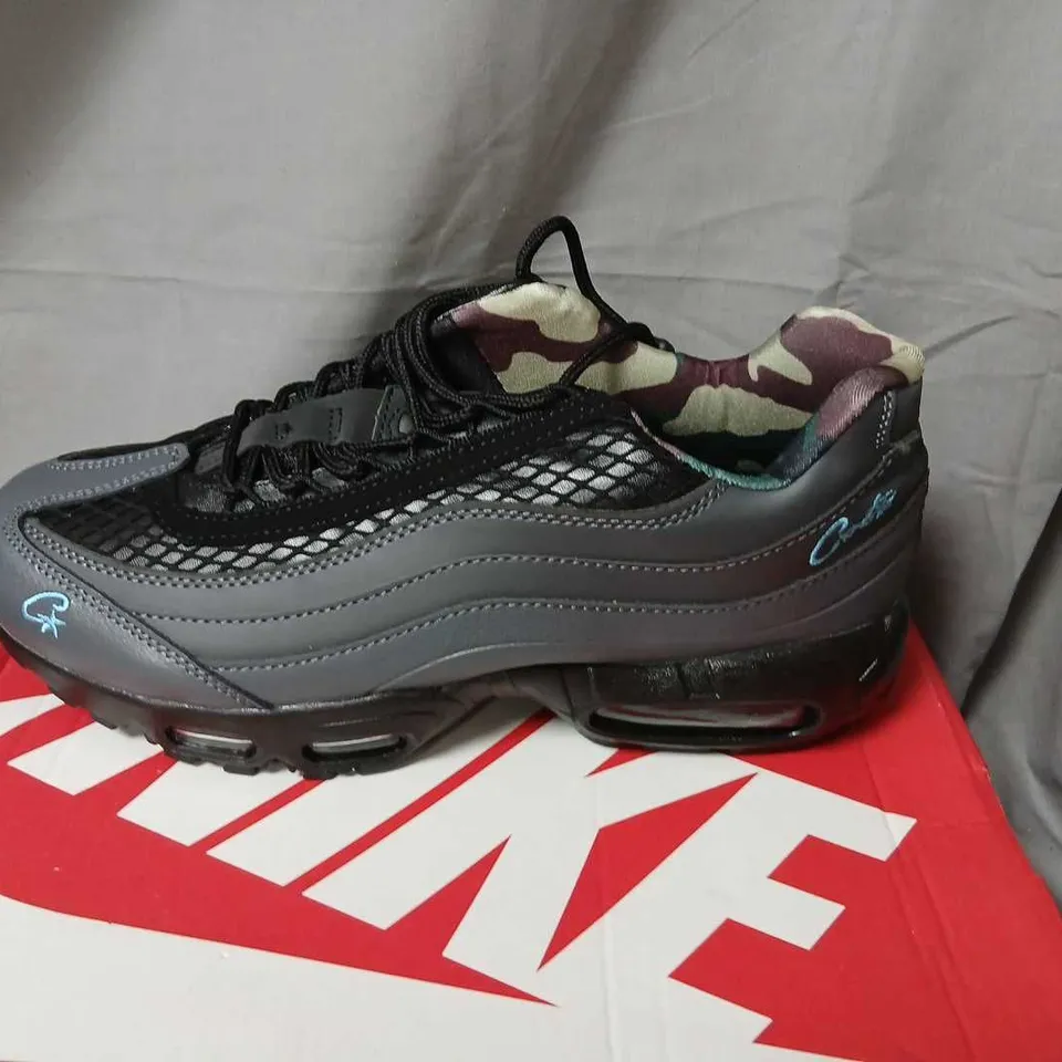 NIKE AIR MAX 95 TT SNEAKERS – UK9 (US10) DARK GREY/BLACK WITH CAMOUFLAGE LINING