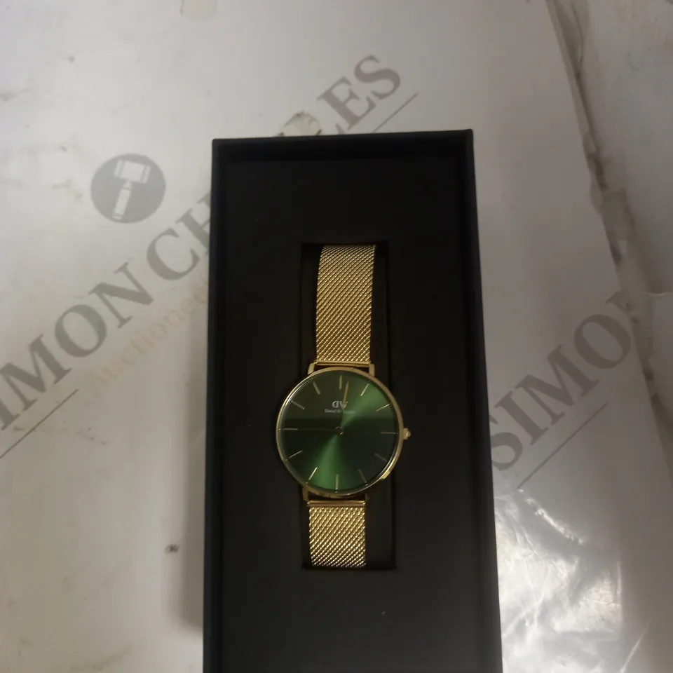 DANIEL WELLINGTON GOLD WATCH