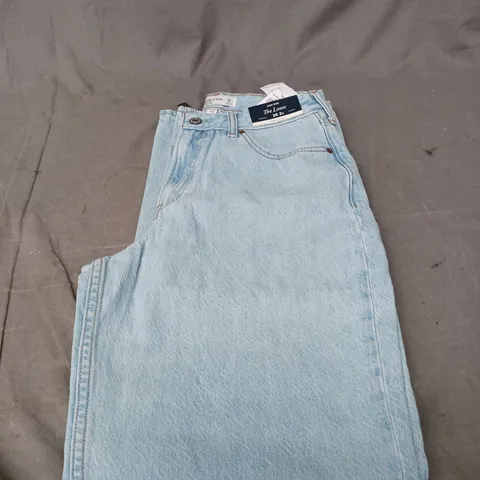 ABERCROMBIE AND FITCH LOOSE FIT DENIM JEANS - SIZE W26