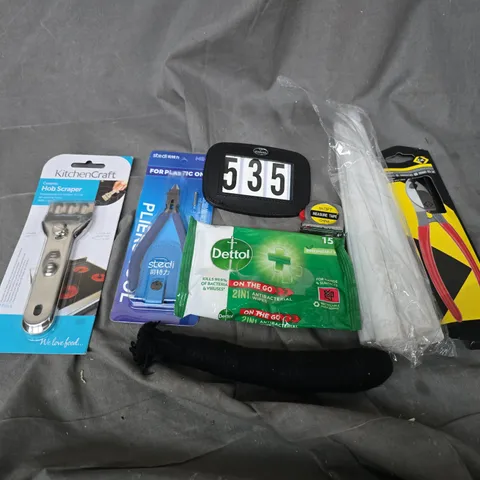 APPROXIMATELY 12 ASSORTED HOUSEHOLD ITEMS TO INCLUDE HOB SCRAPER, PLIERS TOOL, WIPES, ETC