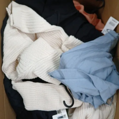 APPROXIMATELY 25 ASSORTED CLOTHING PRODUCTS IN VARIOUS STYLES & SIZES TO INCLUDE TOPS, JUMPERS, PANTS ETC