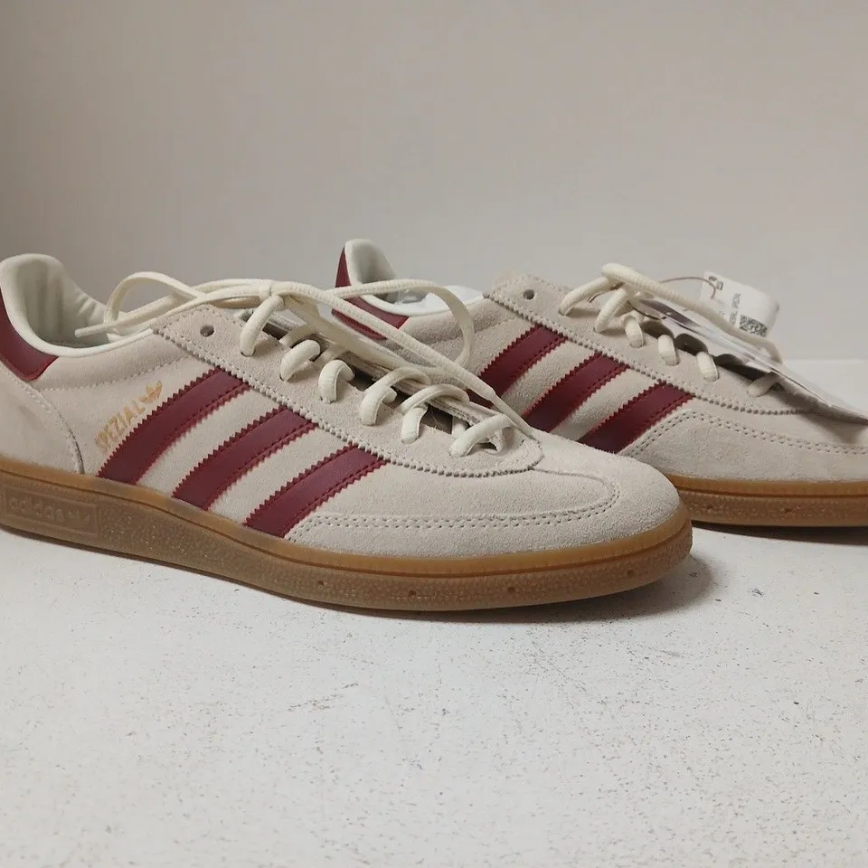 PAIR OF ADIDAS HANDBALL SPEZIAL TRAINERS IN LIGHT BEIGE/MAROON SIZE UK 9
