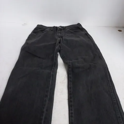 WRANGLER MEN'S REGULAR FIT JEANS – BLACK DENIM, WAIST 30 LENGTH 30