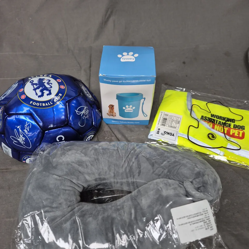 APPROXIMATELY 20 ASSORTED HOUSEHOLD PRODUCTS TO INCLUDE PAW CLEANER, HI-VIS JACKET, NECK CUSHION ETC