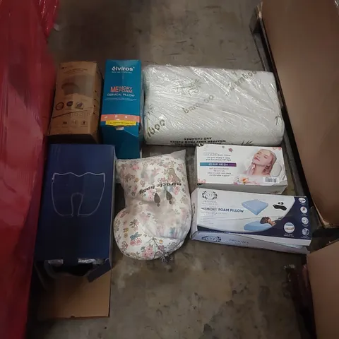 PALLET TO CONTAIN A LARGE ASSORTMENT OF PILLOWS, CUSHIONS AND RELATED PRODUCTS 