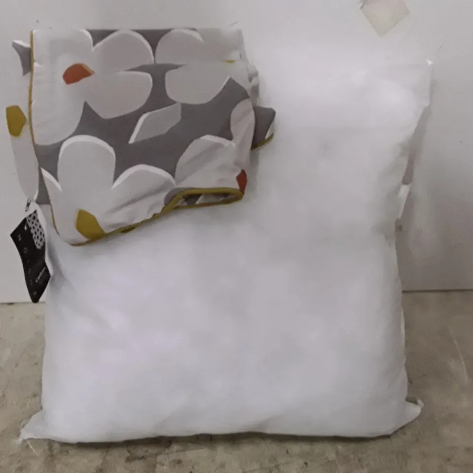 BAGGED AURA FLORAL SQUARE SCATTER CUSHION
