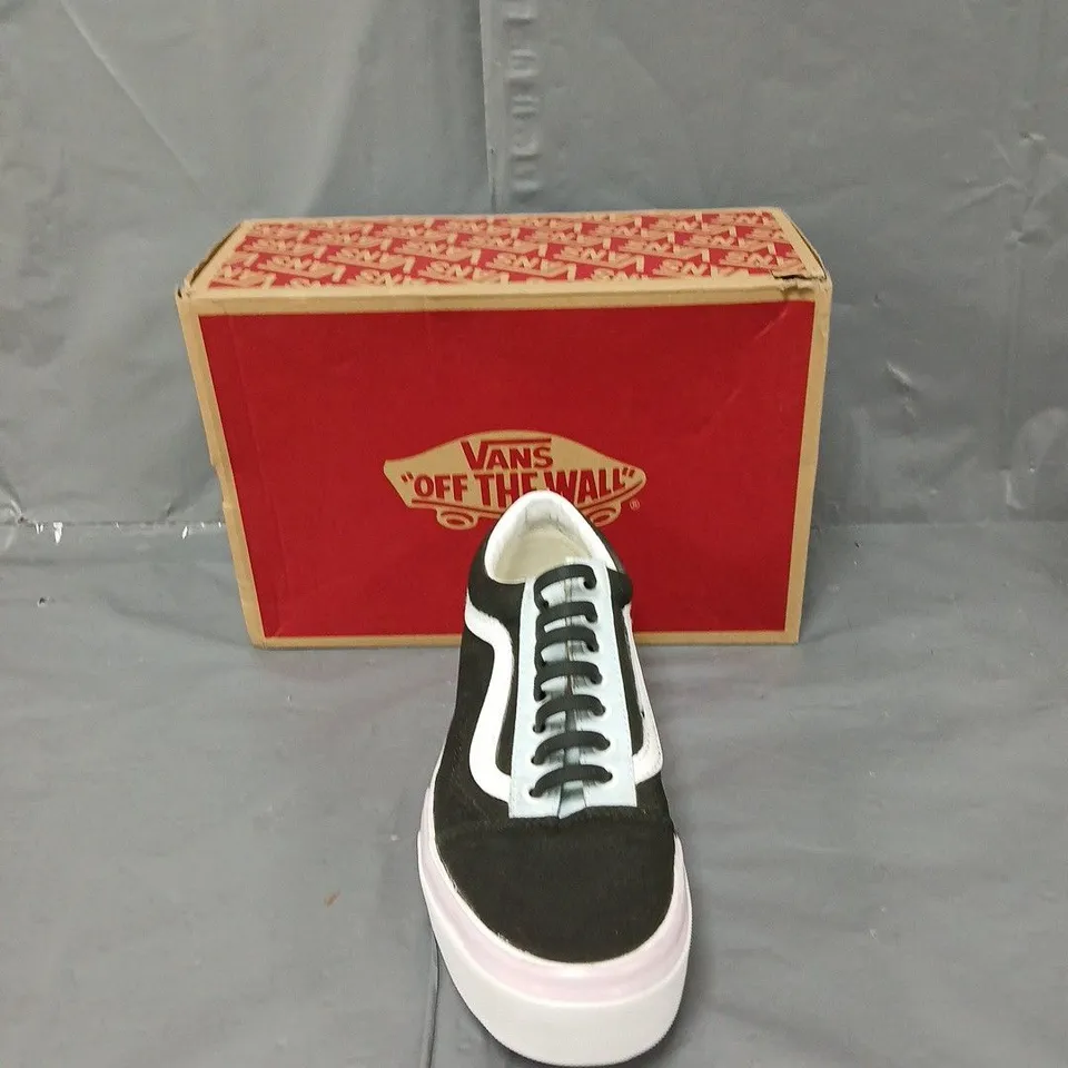 BOXED PAIR OF VANS OLD SKOOL STACKED PASTEL TRAINERS UK 6 