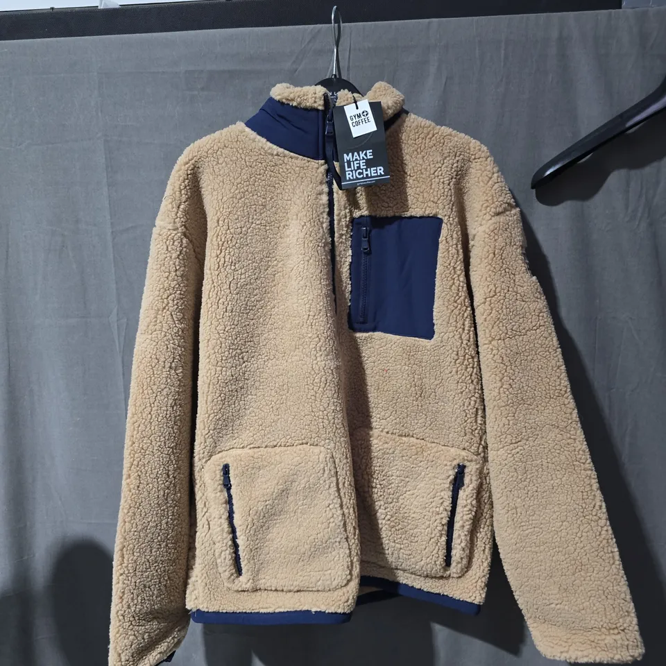 GYM+COFFEE INDUSTRY FLEECE JACKET – SANDSTONE, SIZE S